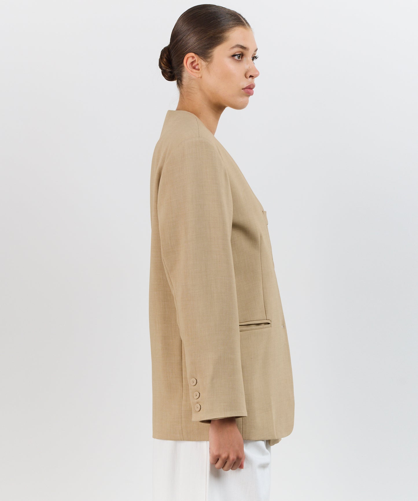 COLLARLESS BEIGE BLAZER