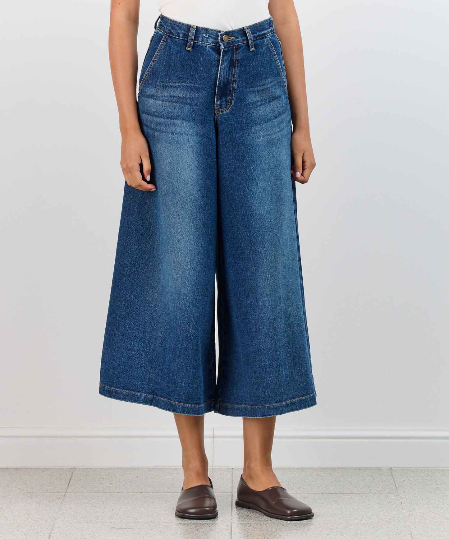 LOOSE CROPPED DENIM