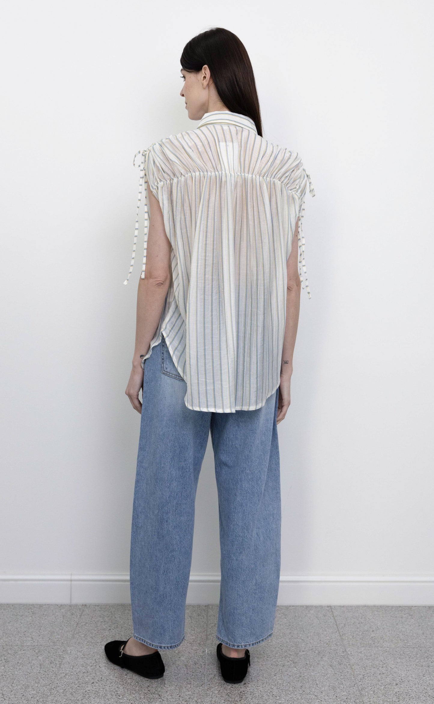 CINCHED SHOULDERS TOP