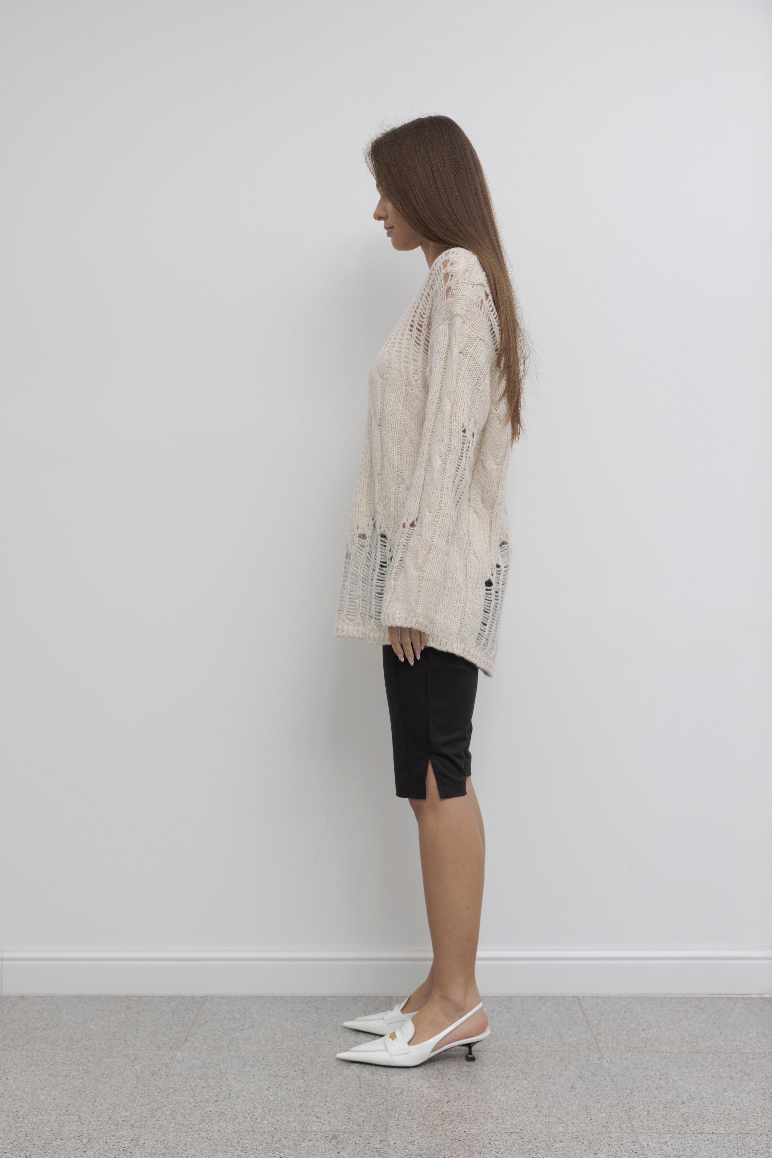 IVORY DISTRESSED SWEATER