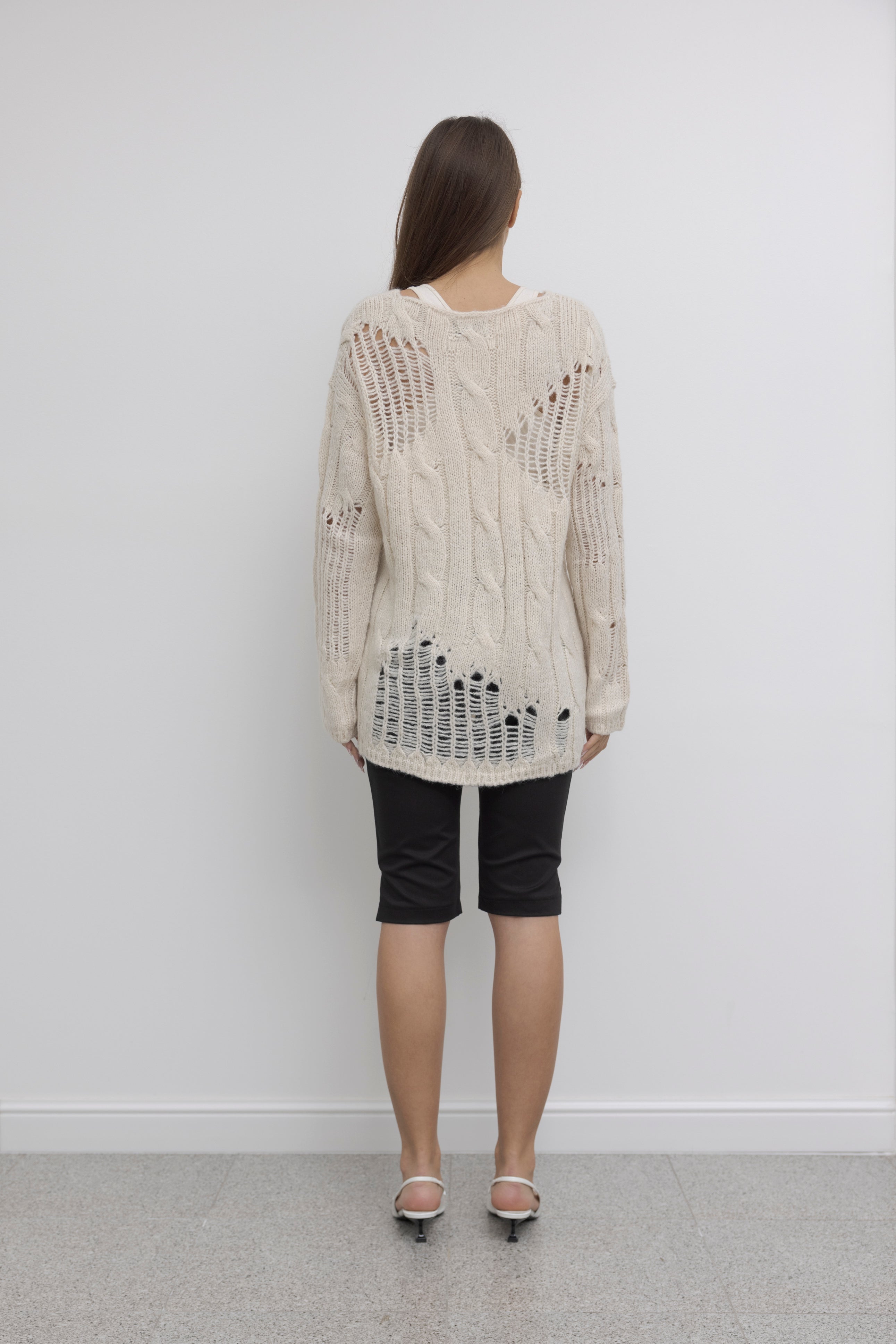 IVORY DISTRESSED SWEATER