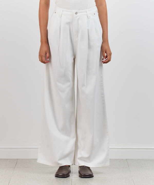 PLEATED WHITE DENIM