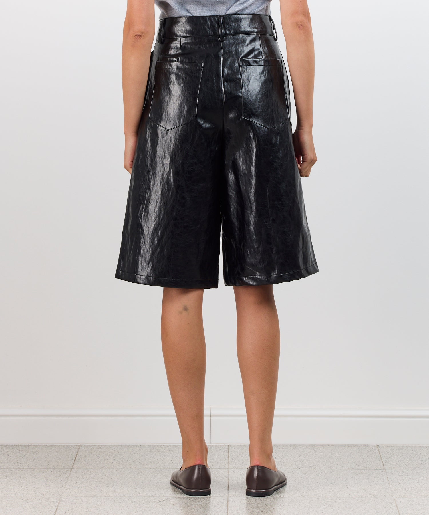 LONG LEATHER SHORTS