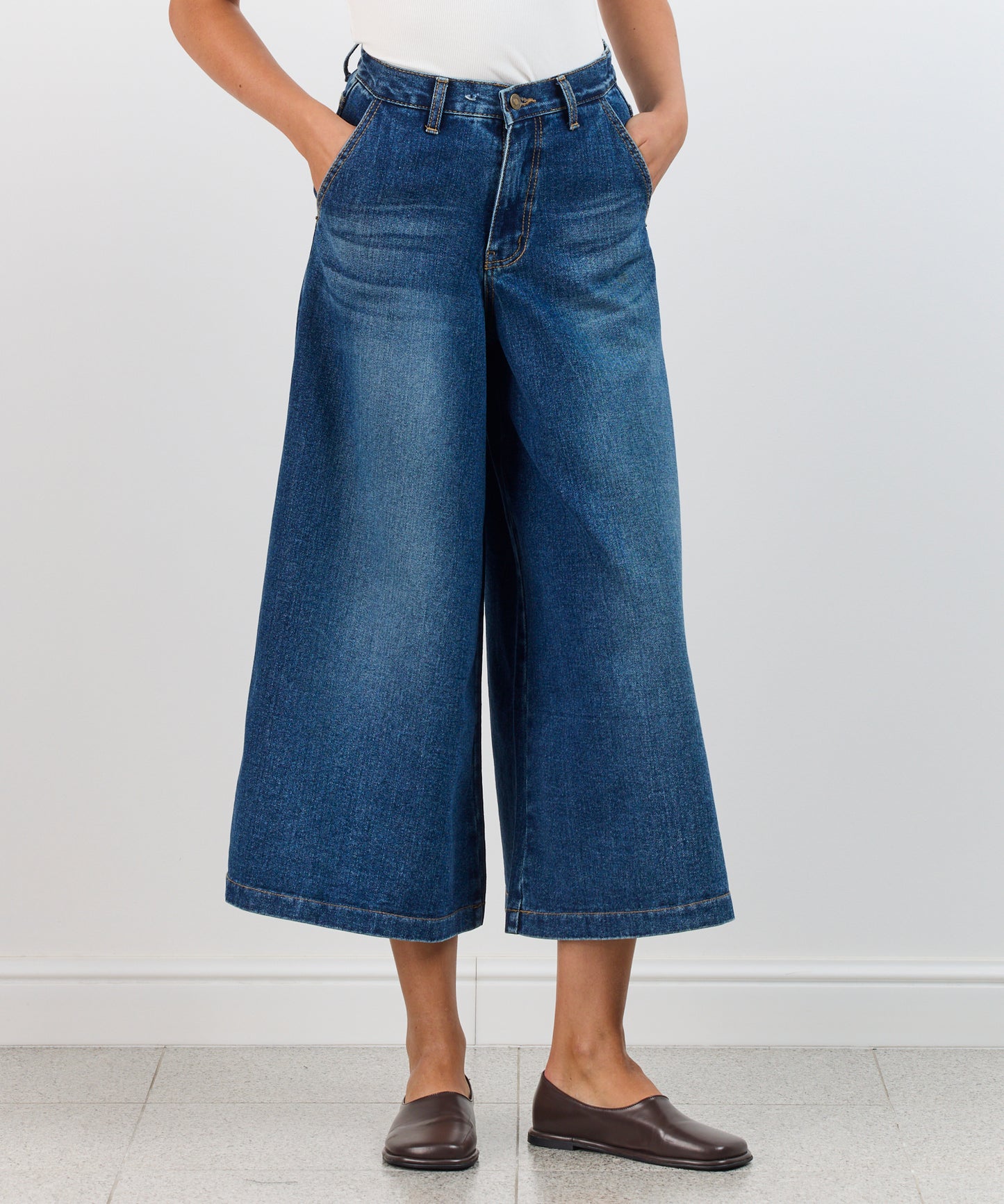 LOOSE CROPPED DENIM