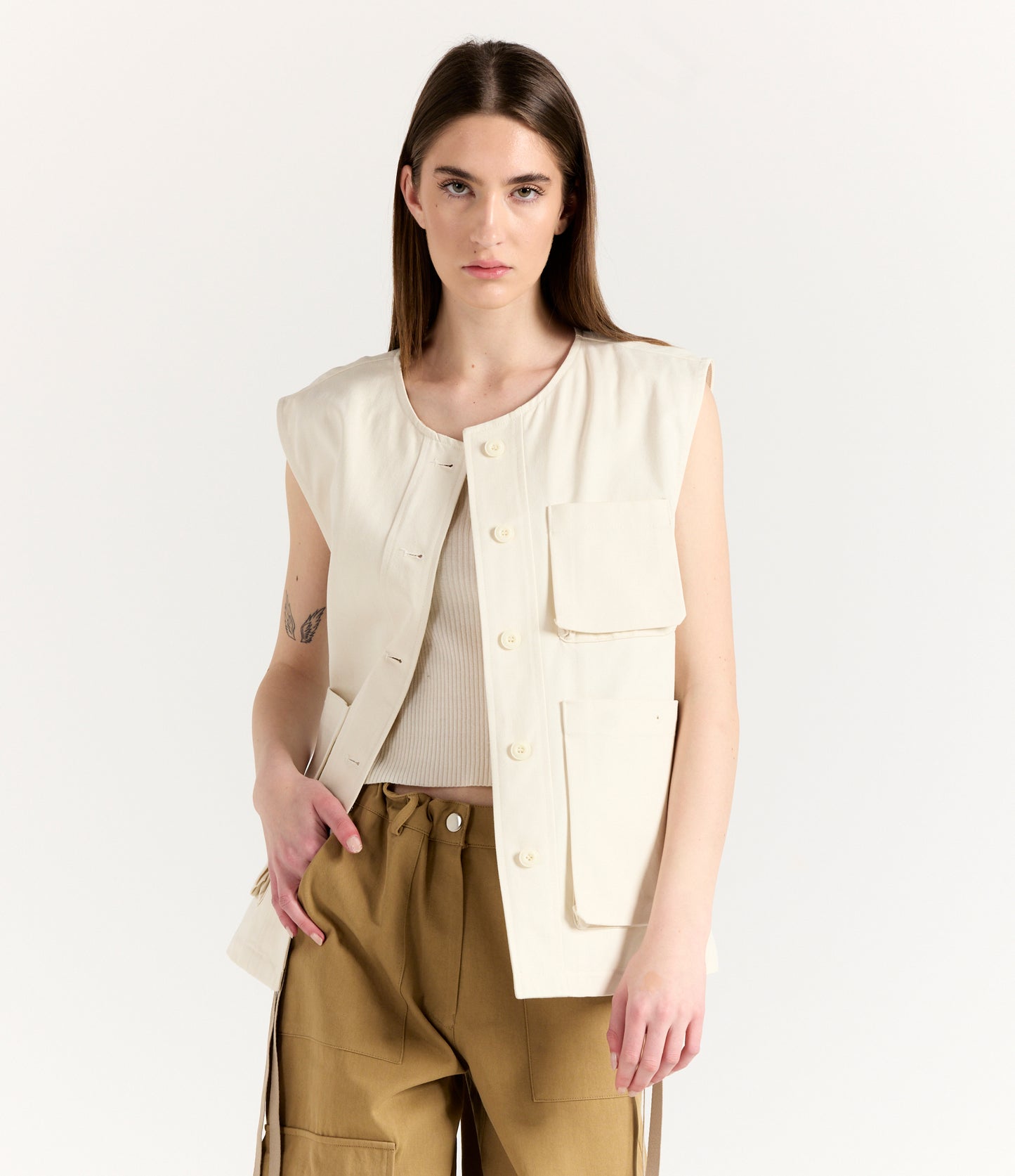 IVORY POCKETS VEST