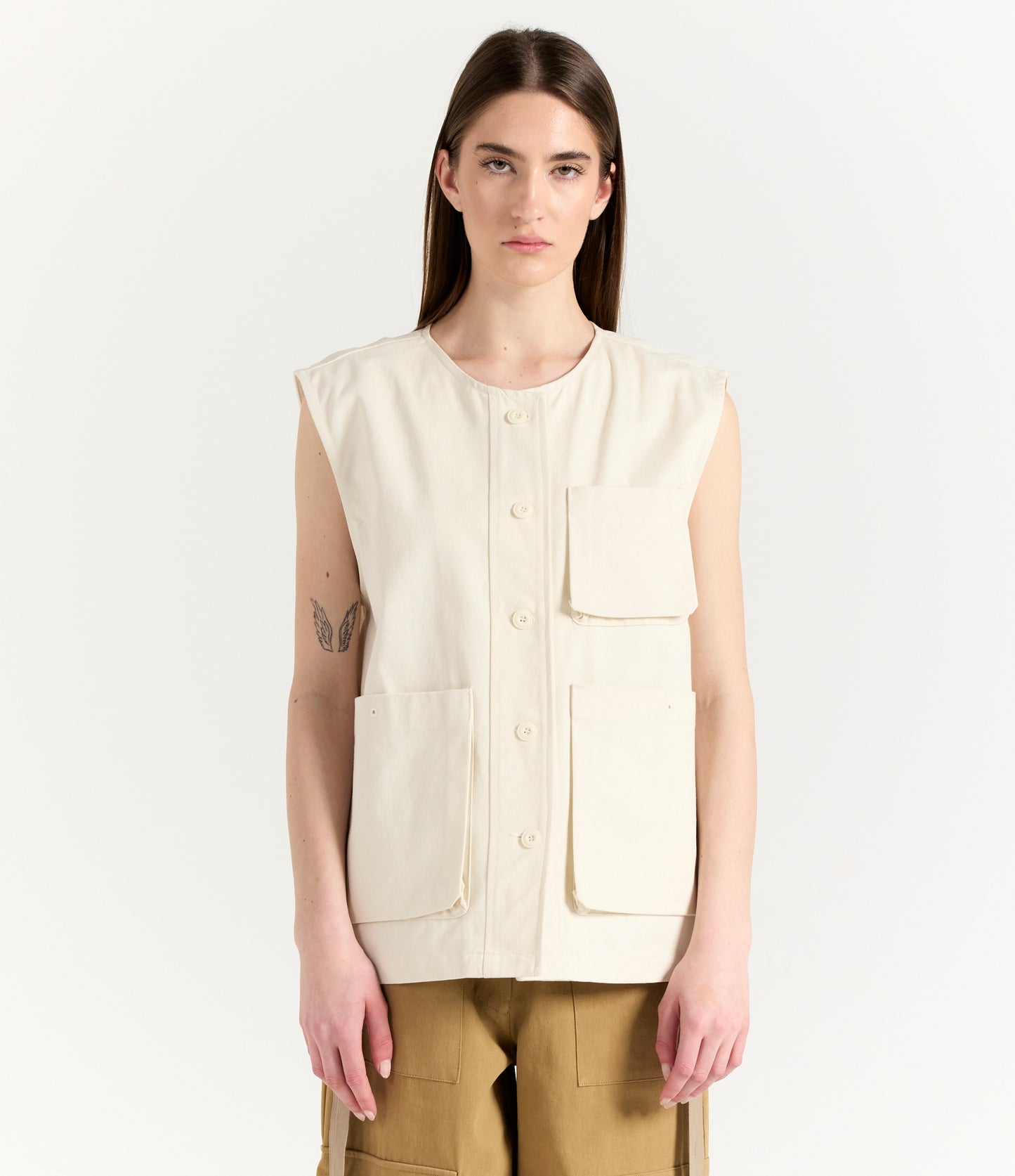 IVORY POCKETS VEST