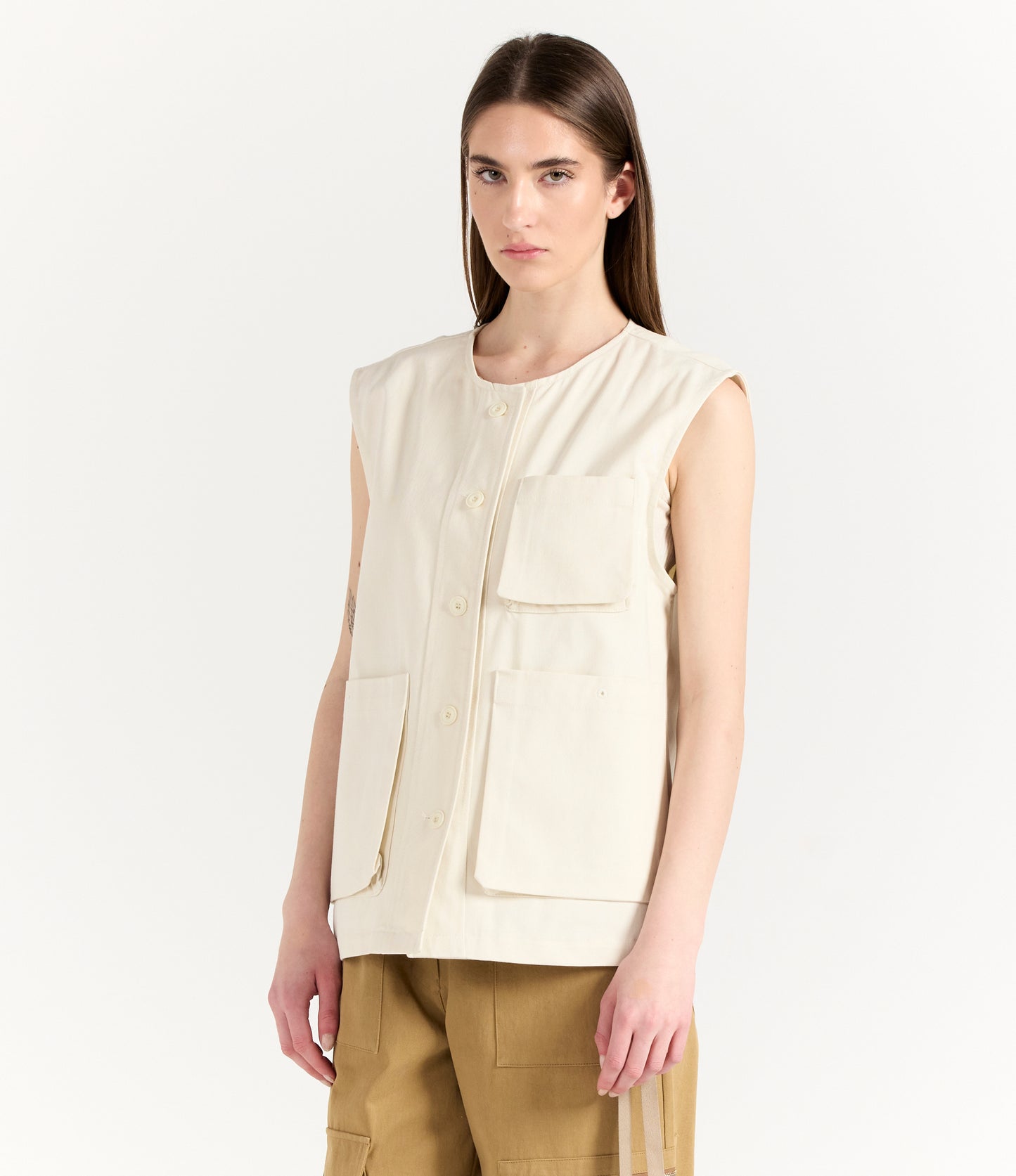 IVORY POCKETS VEST