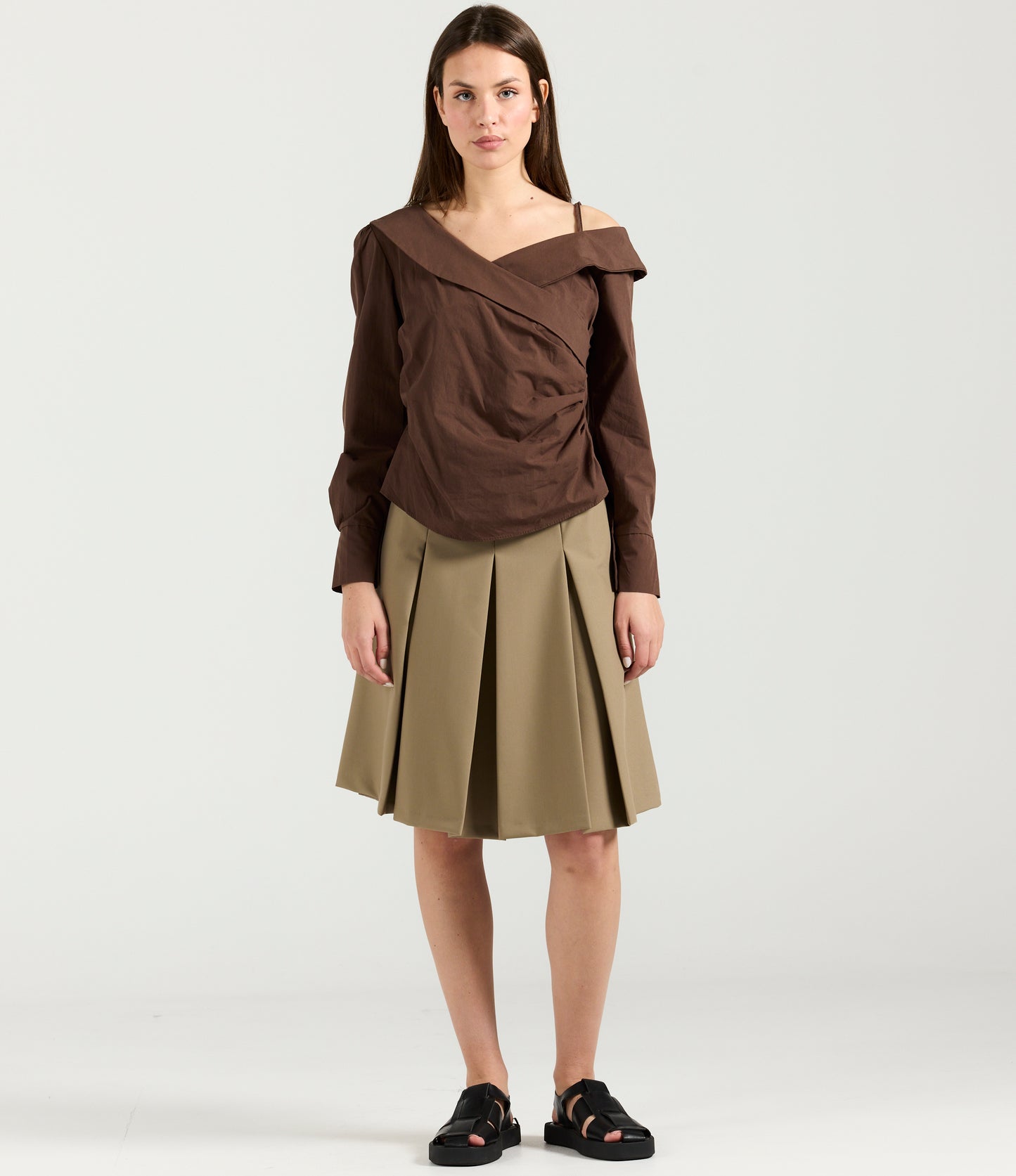 DRAPED SHOULDERS BROWN SHIRT