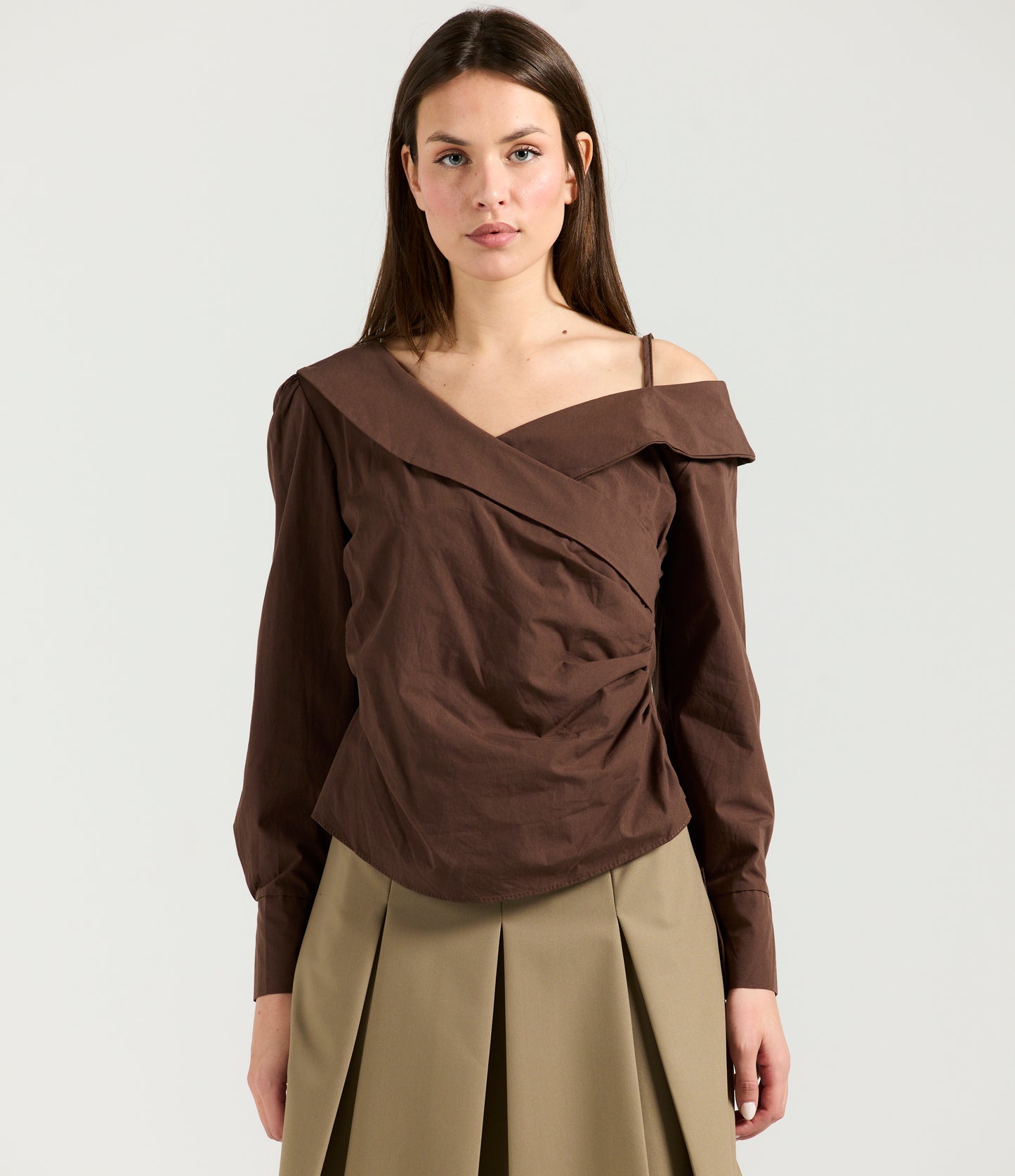 DRAPED SHOULDERS BROWN SHIRT