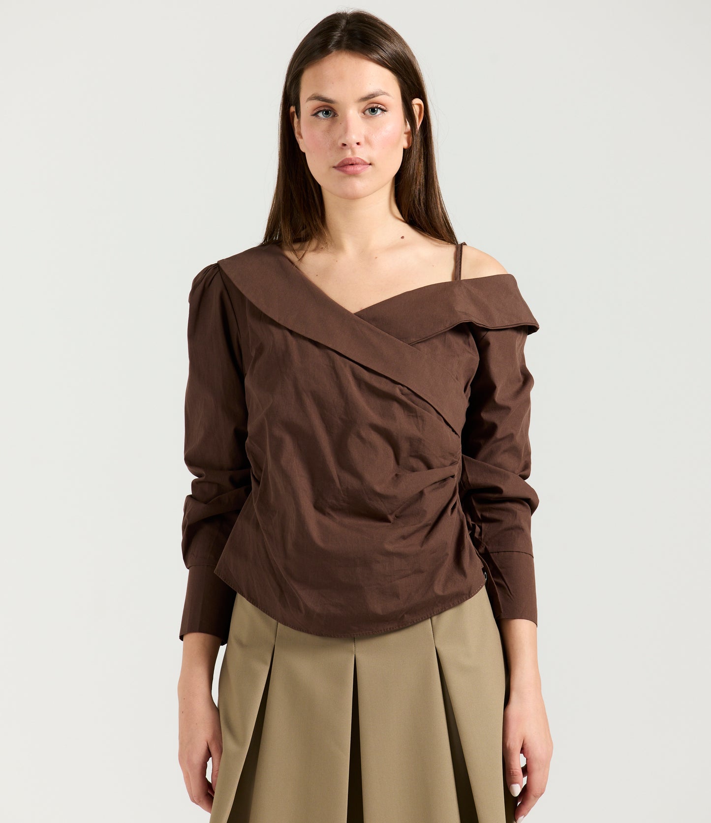 DRAPED SHOULDERS BROWN SHIRT