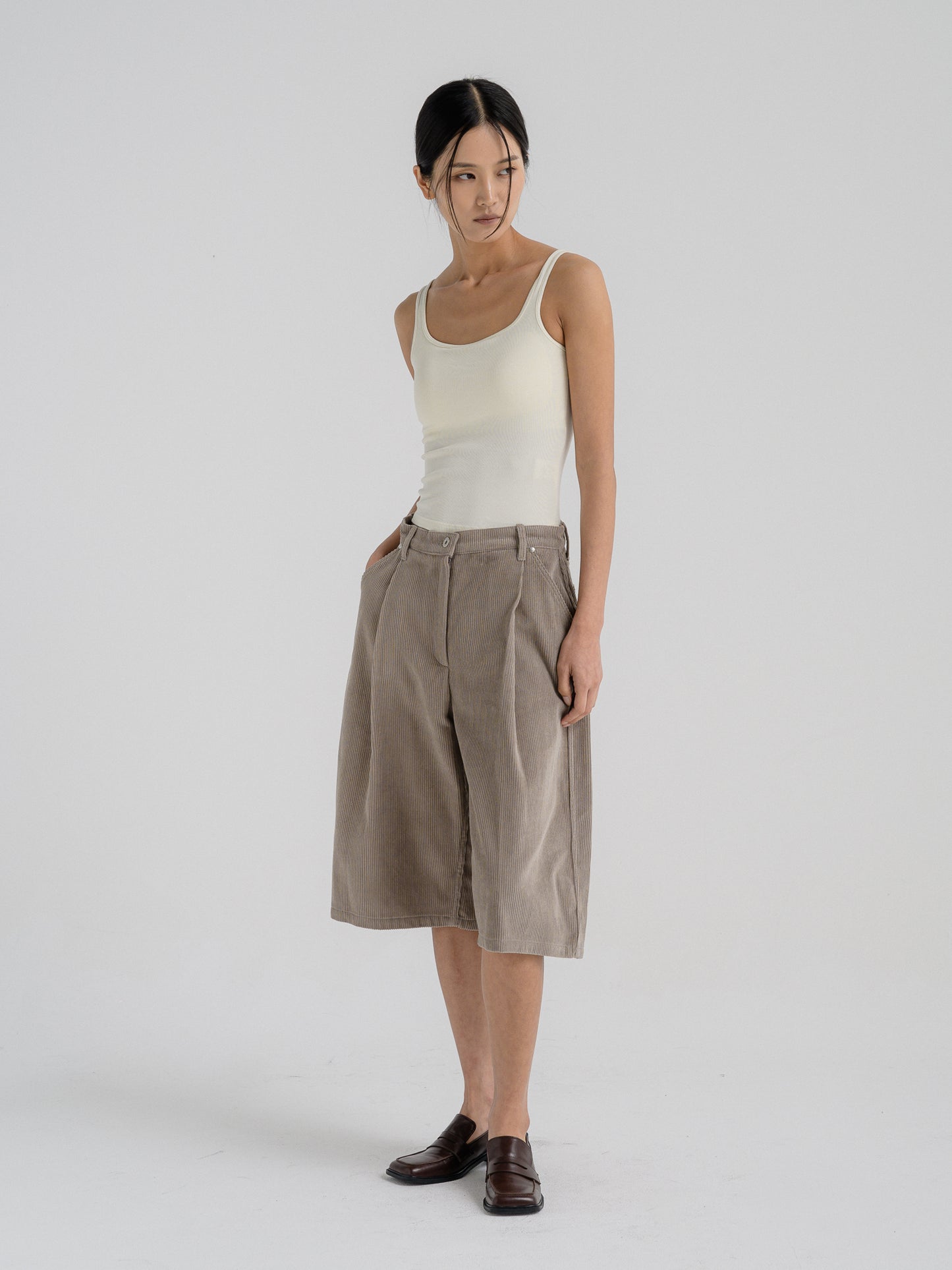 BEIGE CORUDROY SHORTS