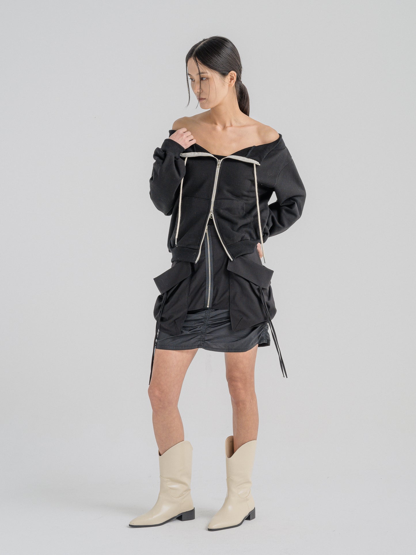 OFF-SHOULDER TRACK JACKET