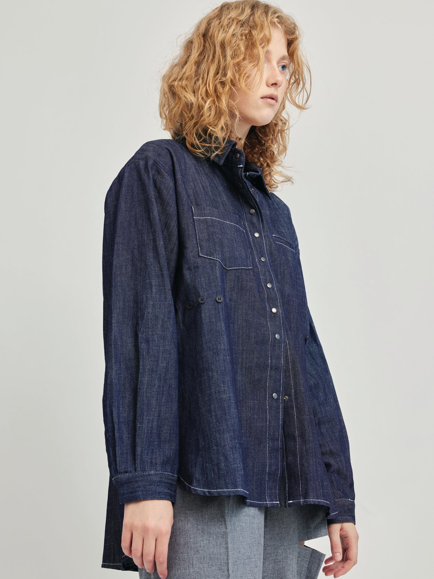 FITTED WAIST DENIM SHIRT