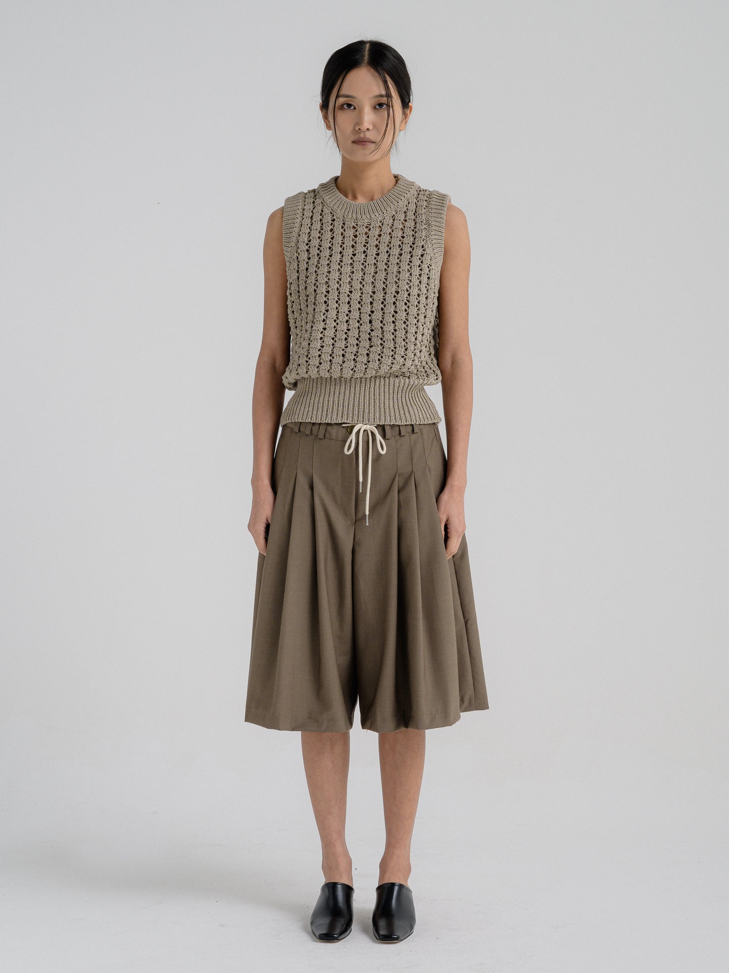 TAUPE KNITTED VEST