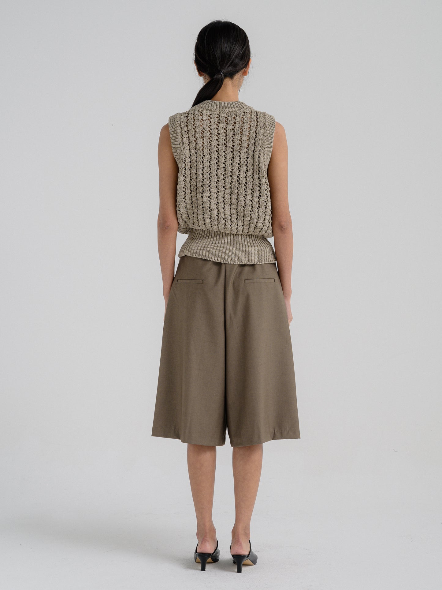 TAUPE KNITTED VEST