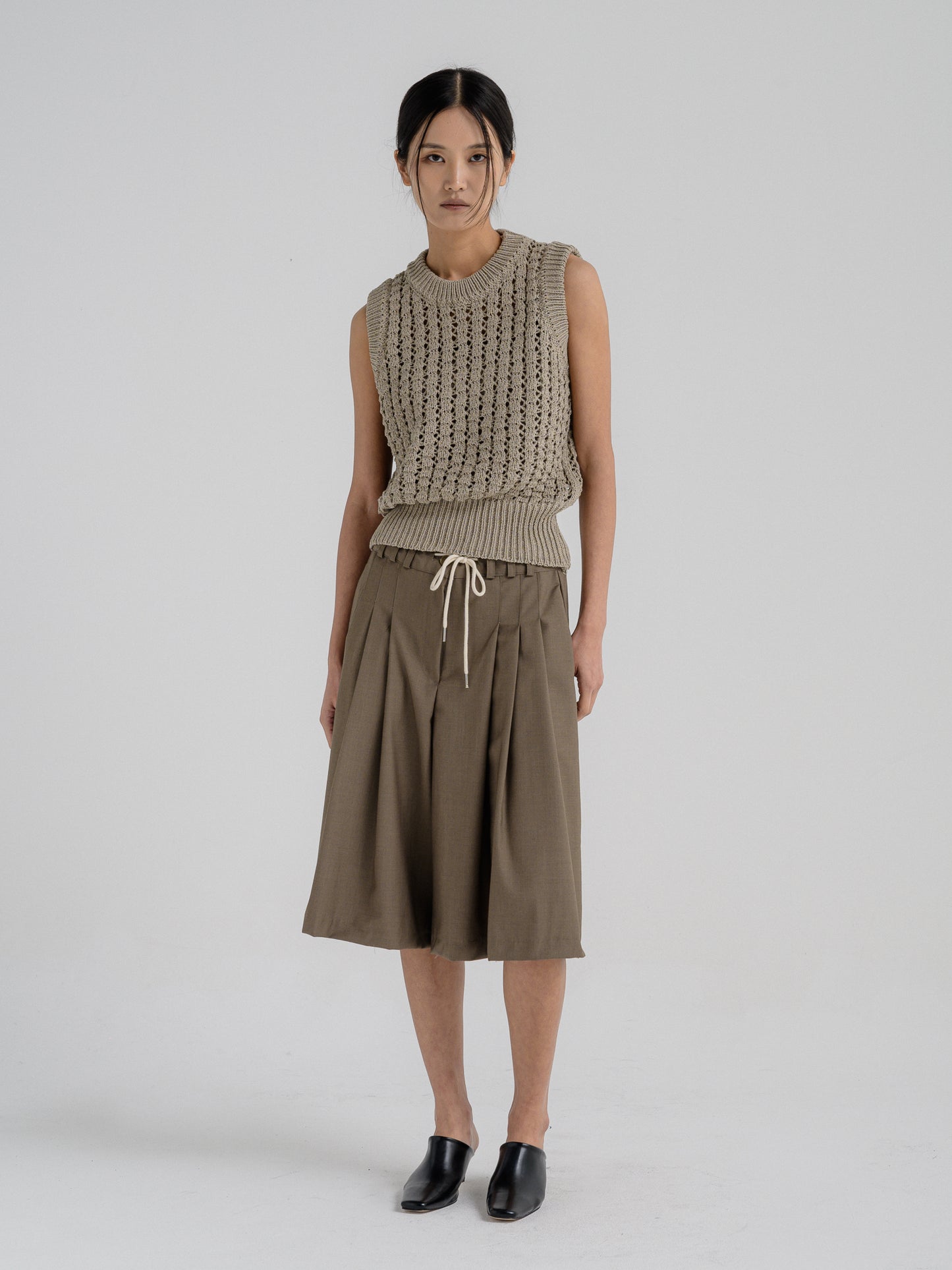 TAUPE KNITTED VEST