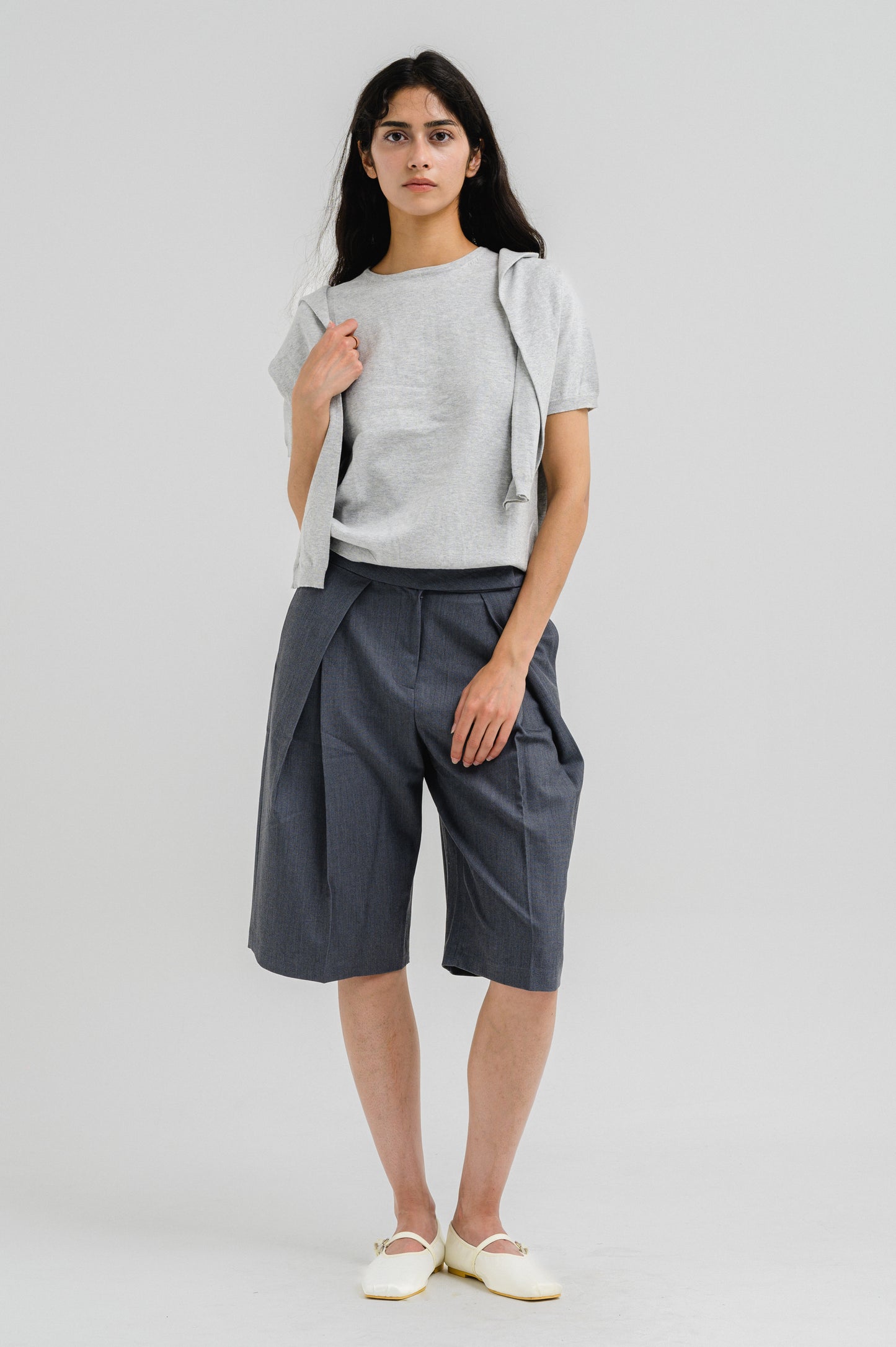 PLEATED GREY SHORTS