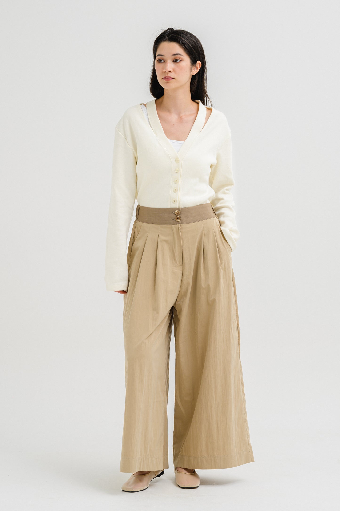 CONTRAST BEIGE PANTS