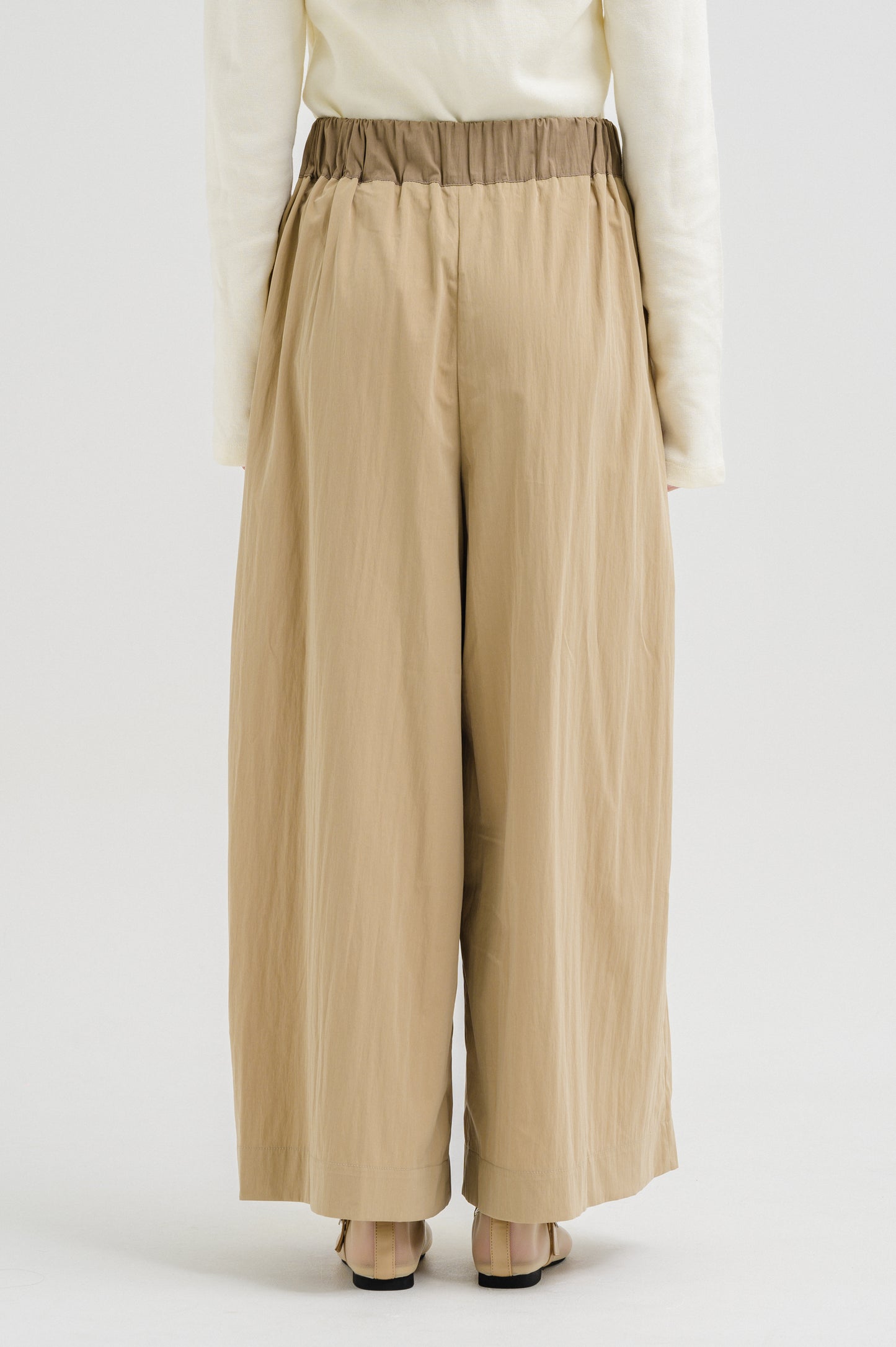 CONTRAST BEIGE PANTS