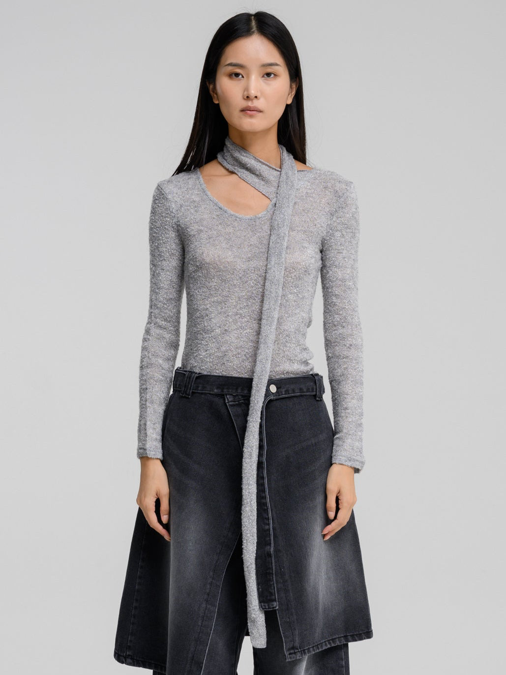 NELIO SCARF TOP