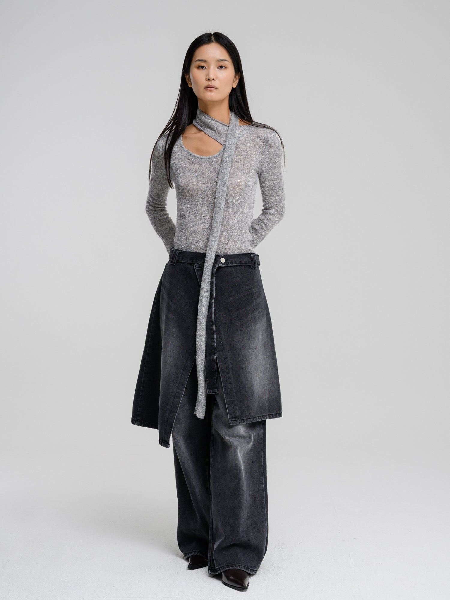 NELIO SCARF TOP
