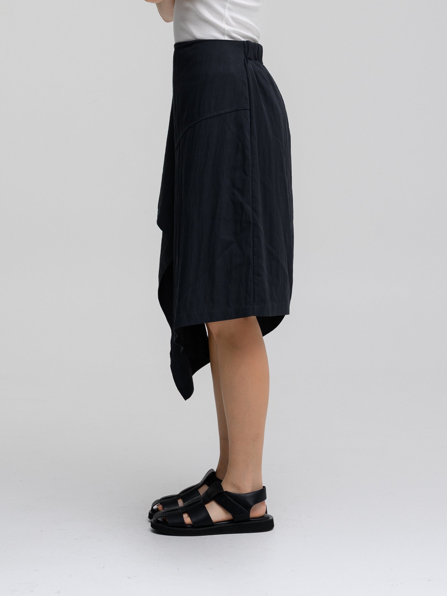 AYVE ASSYMTERICAL SKIRT