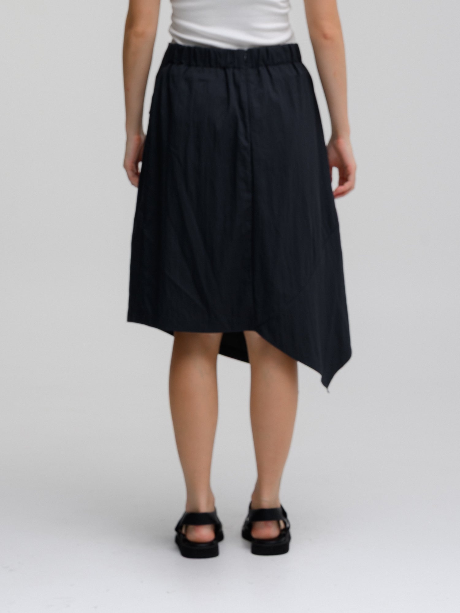 AYVE ASSYMTERICAL SKIRT