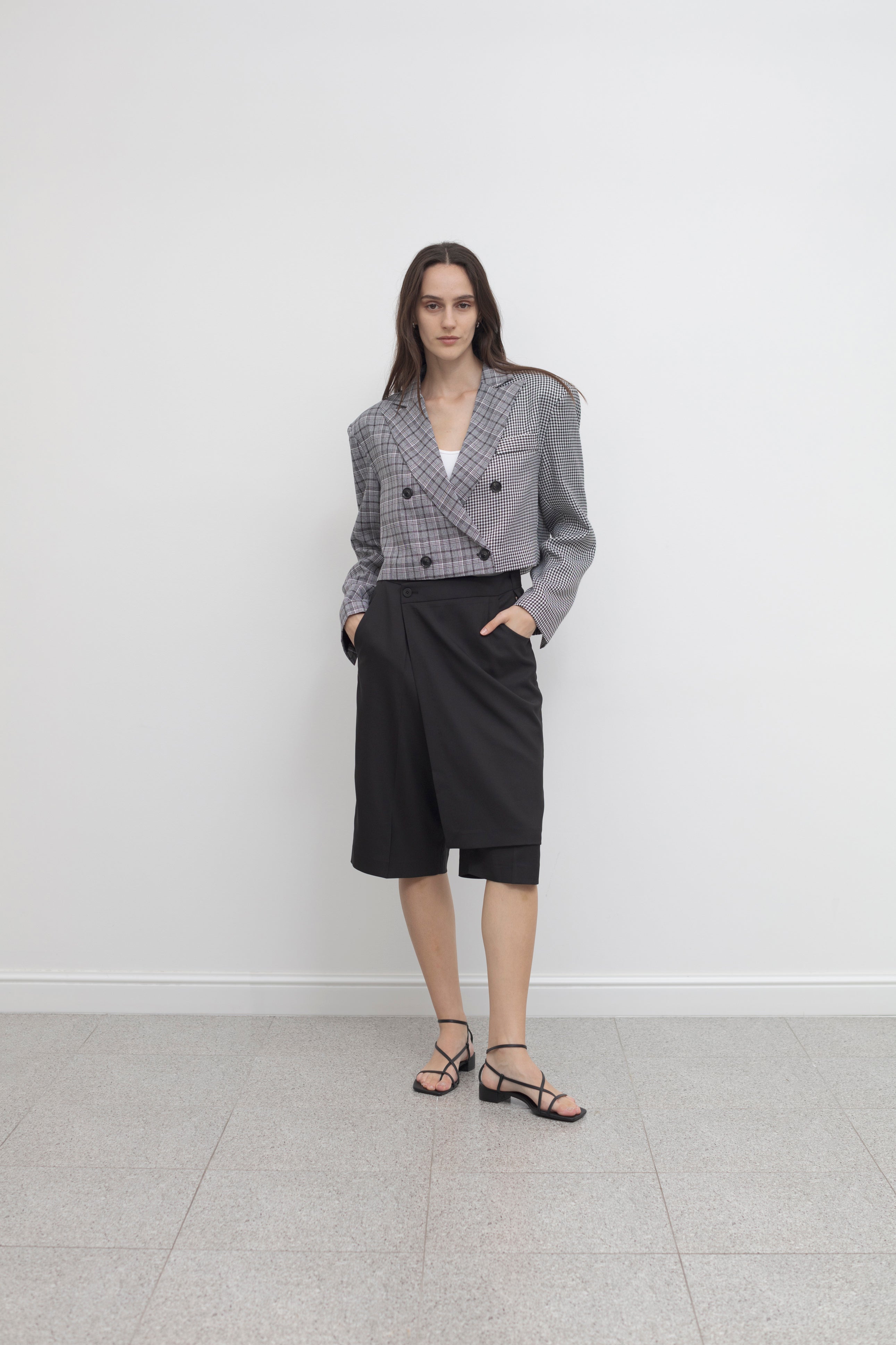 HALF N HALF CROPPED BLAZER