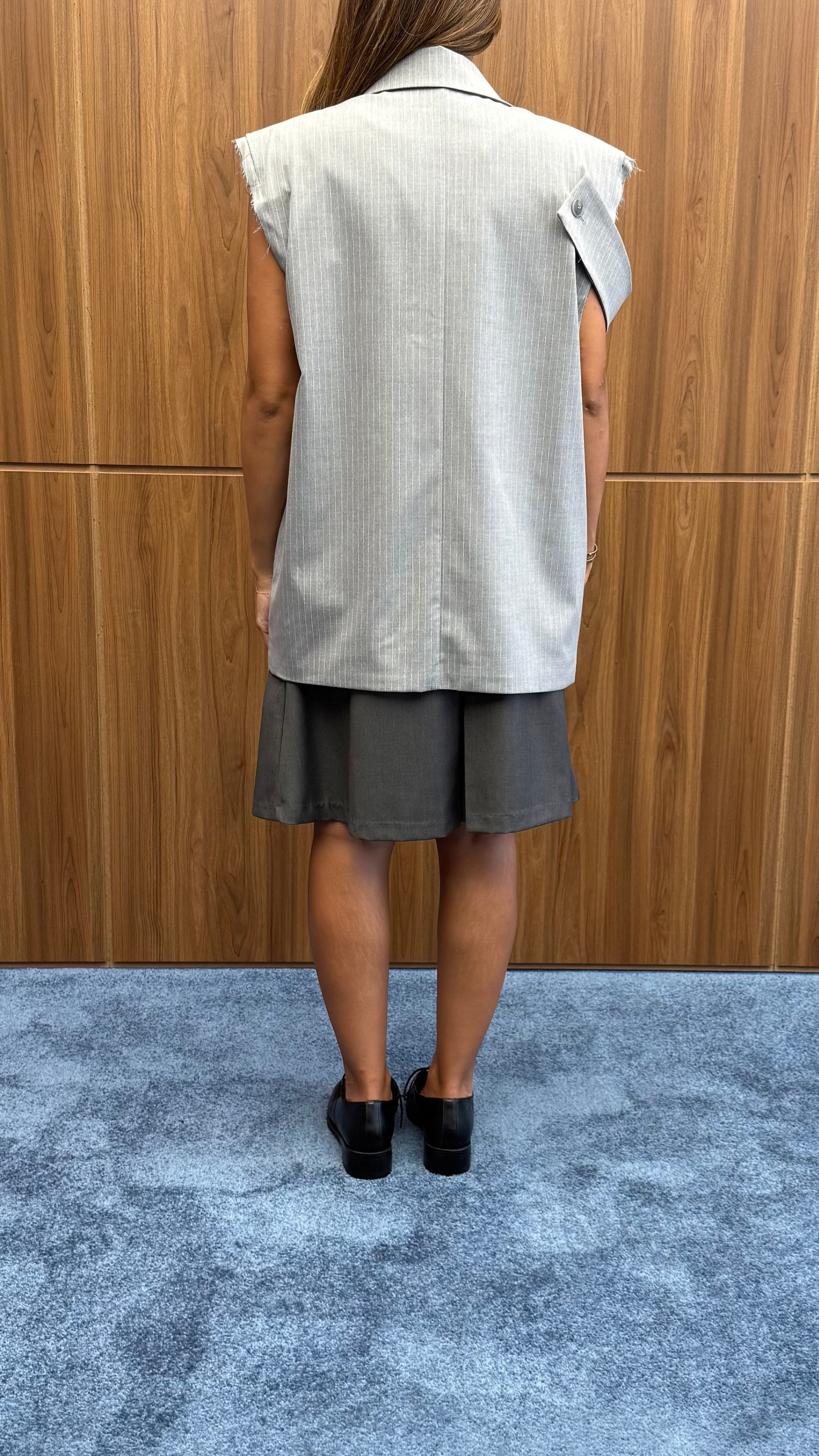 DRAPE VEST