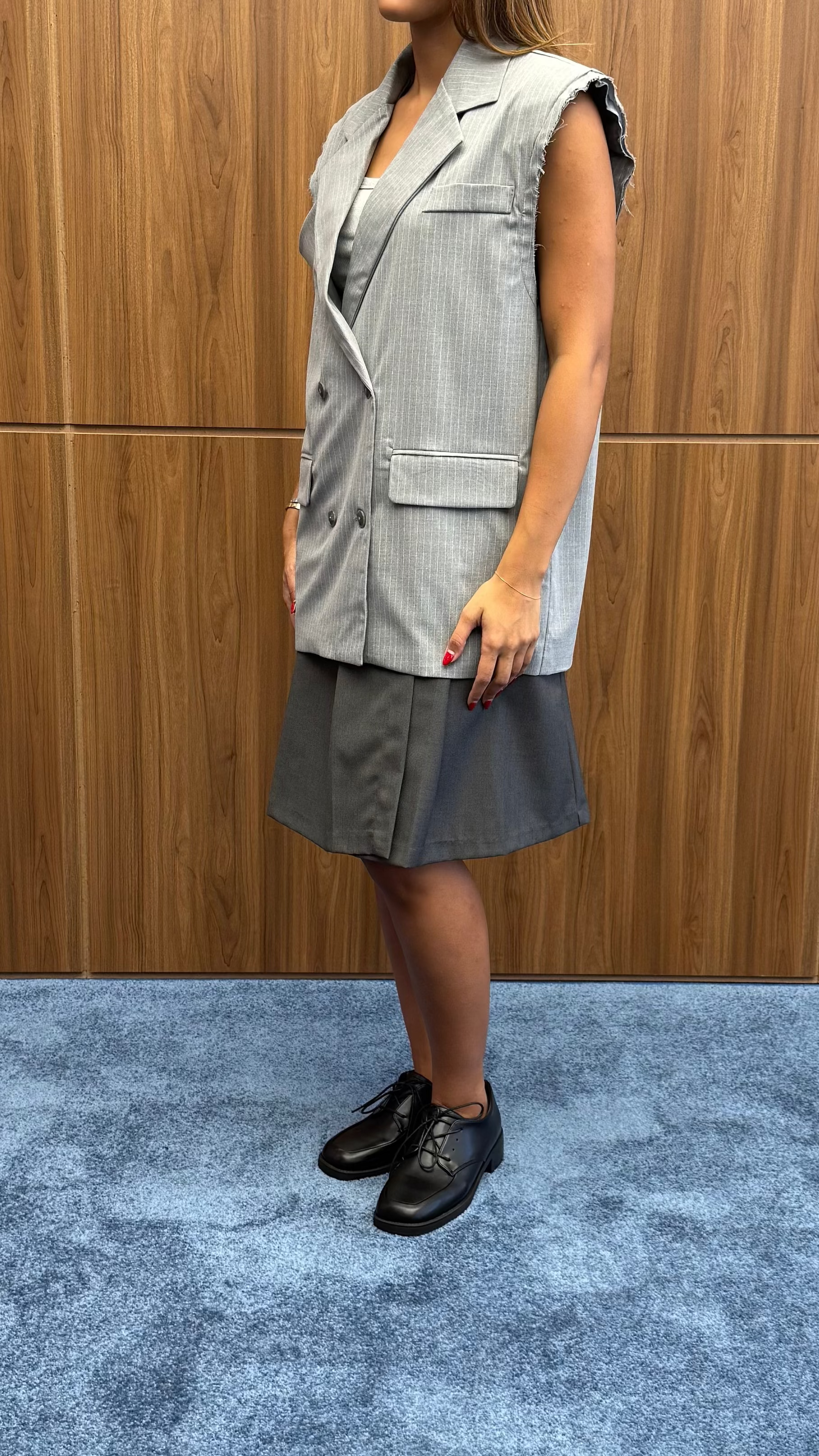 DRAPE VEST