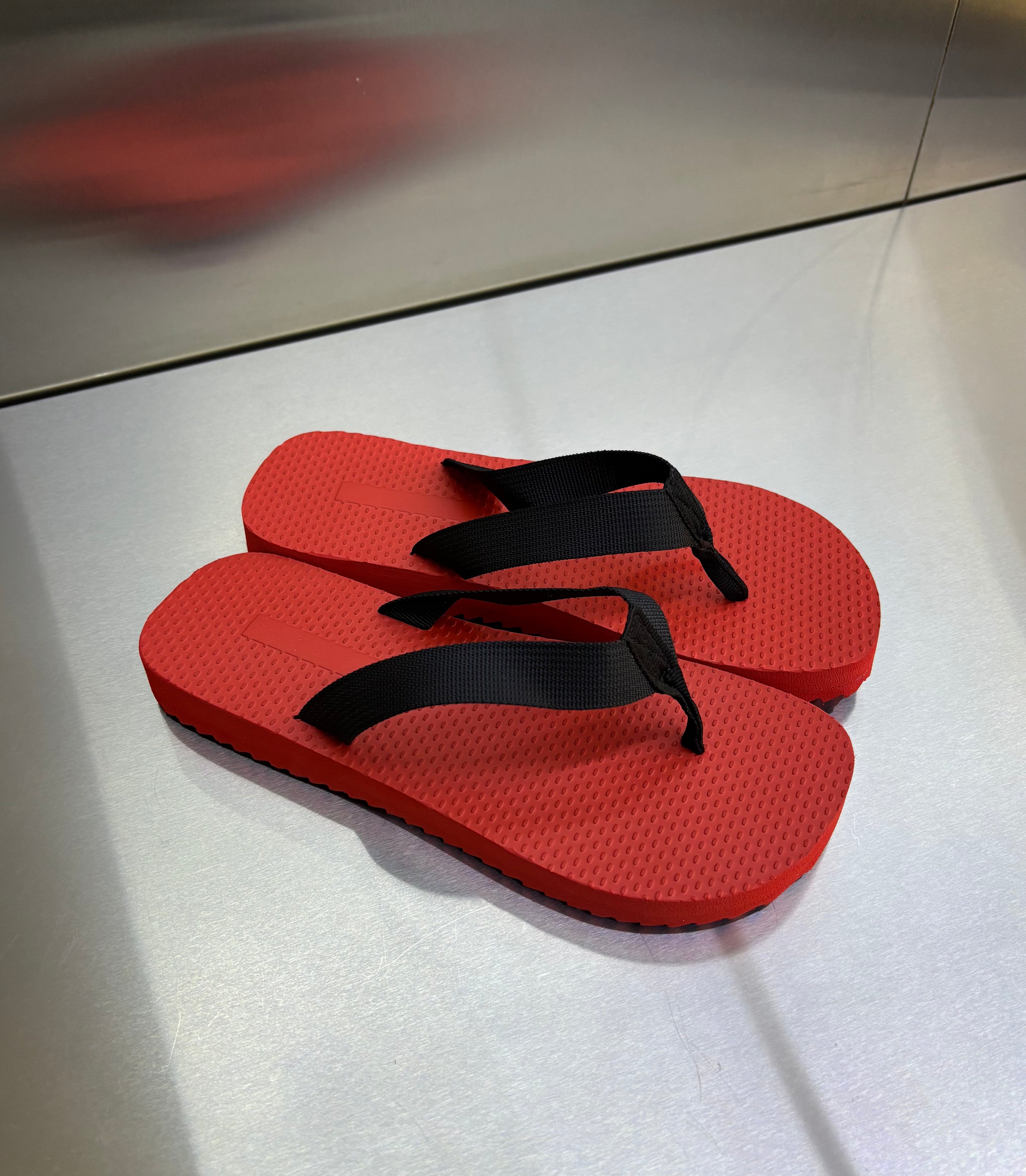 RED SOLE FLIP-FLOP