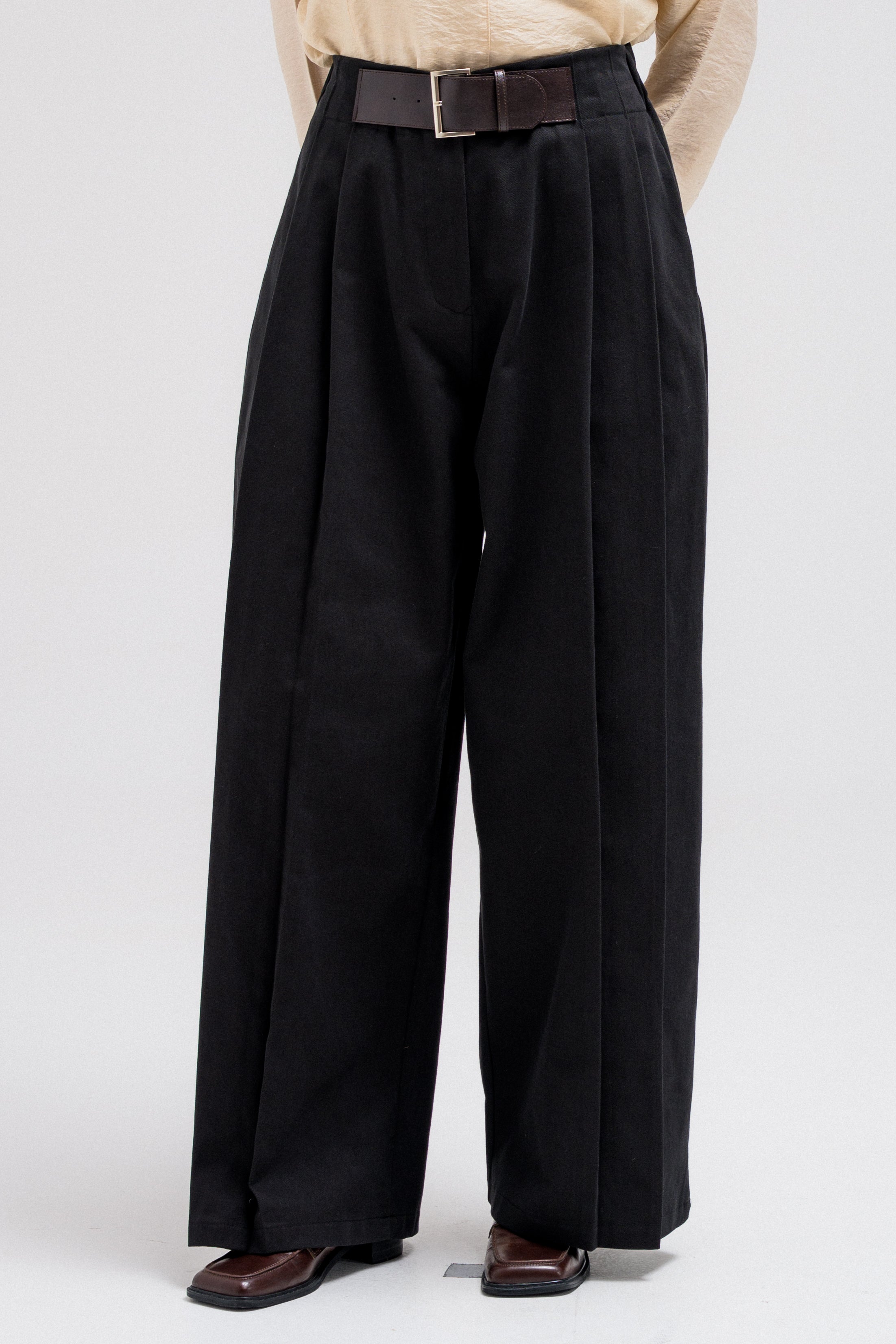 SOFT PLEAT TROUSER