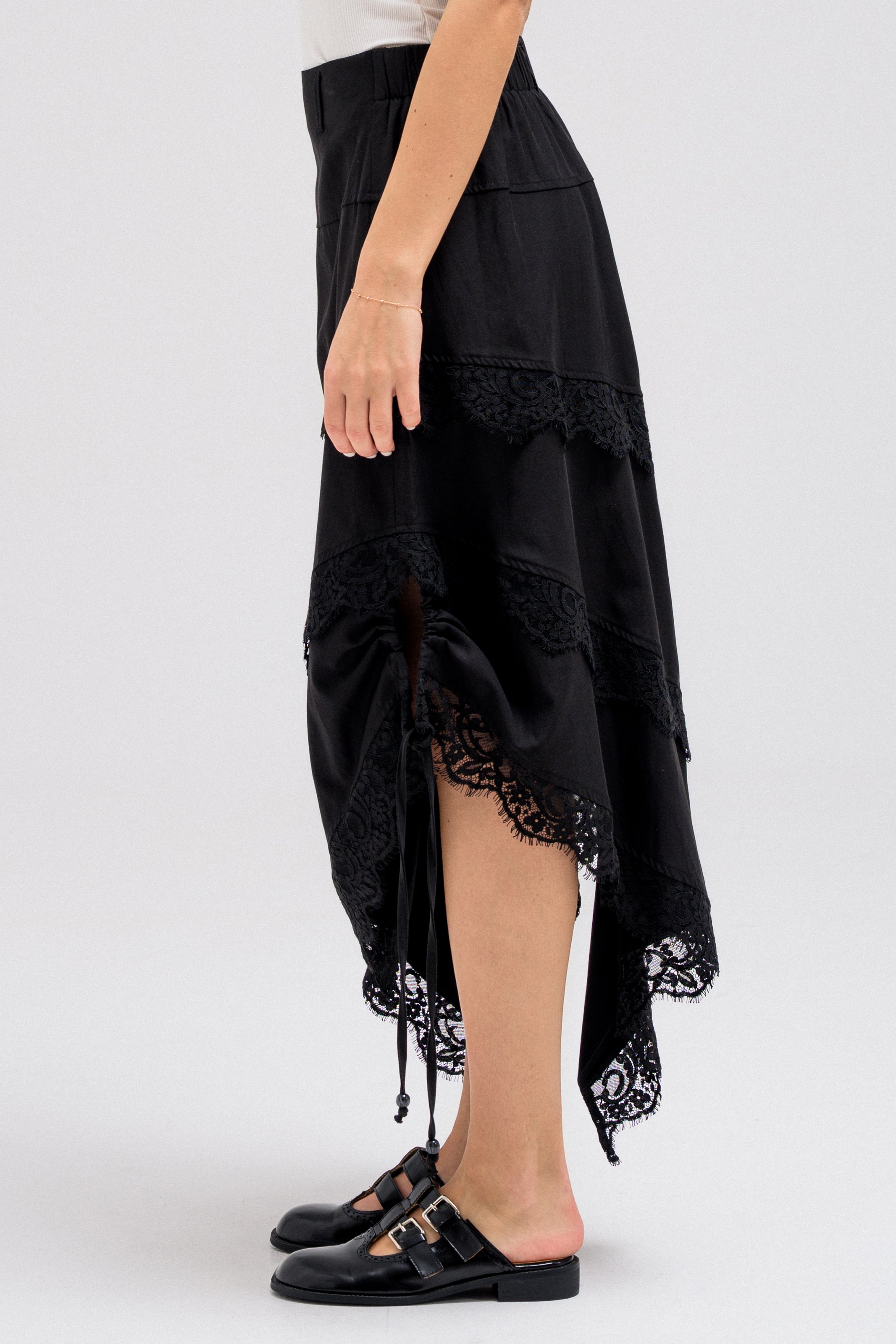 NOIR LACE PANEL SKIRT