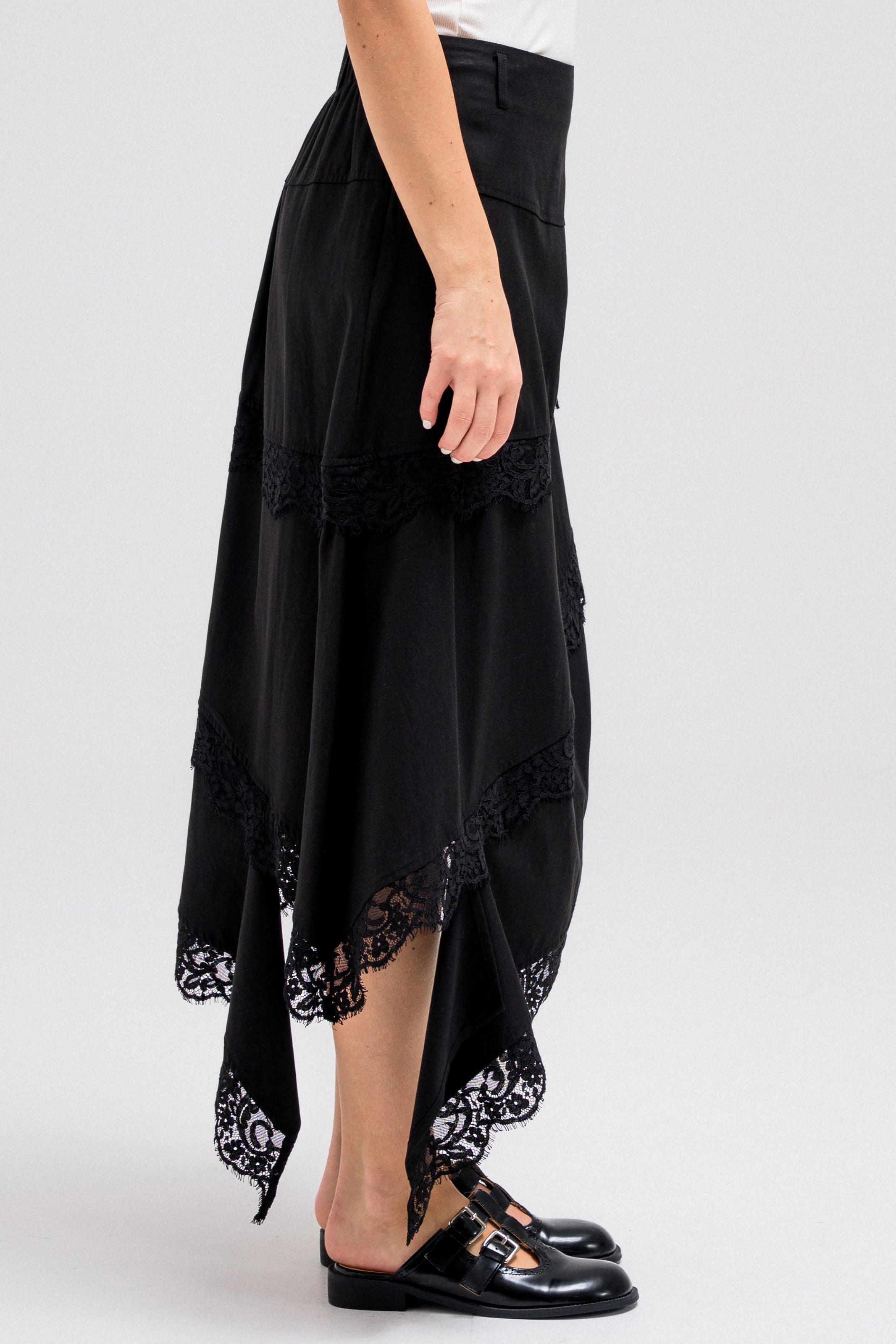 NOIR LACE PANEL SKIRT