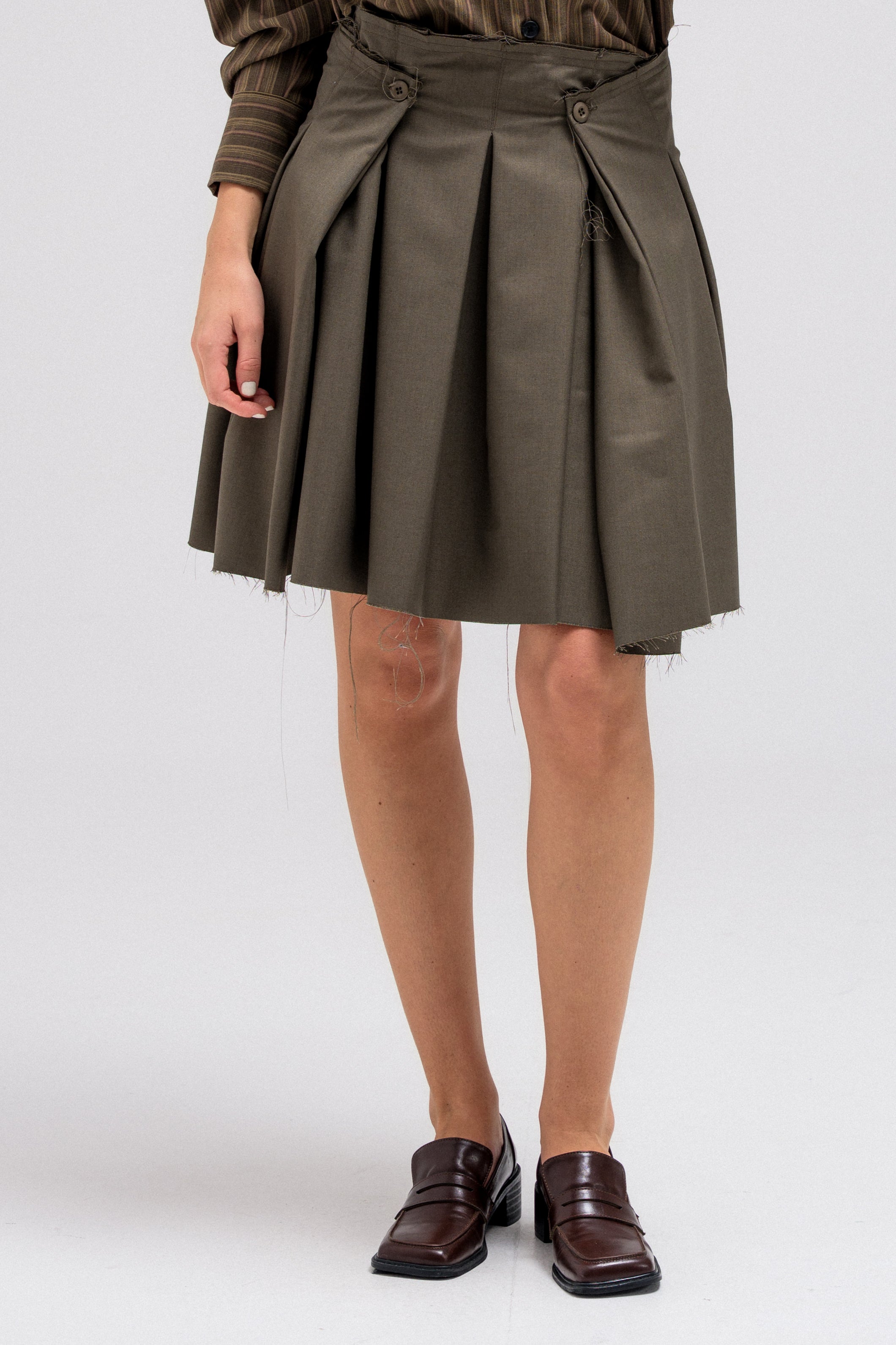 RAW PLEAT SKIRT