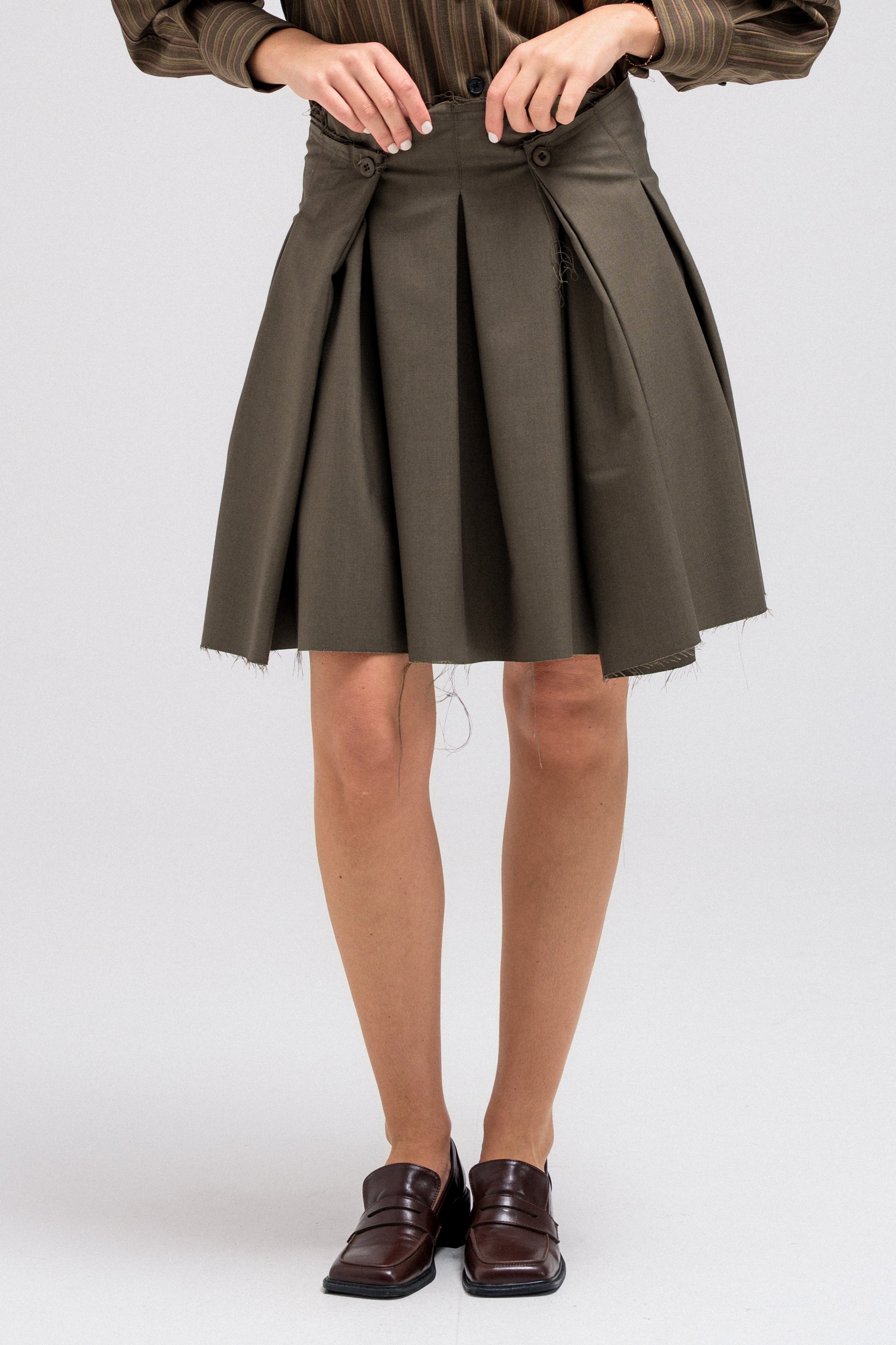 RAW PLEAT SKIRT