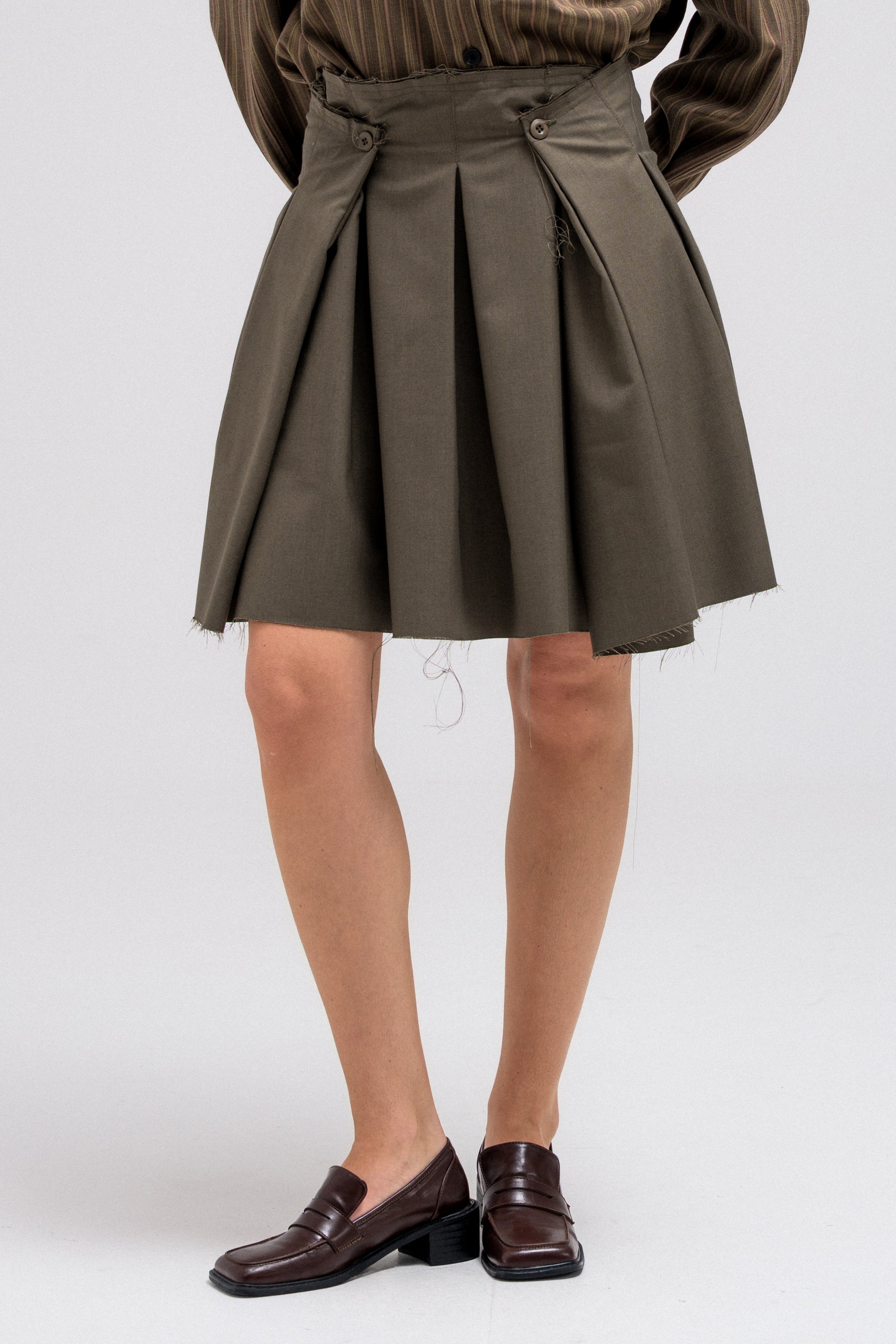 RAW PLEAT SKIRT