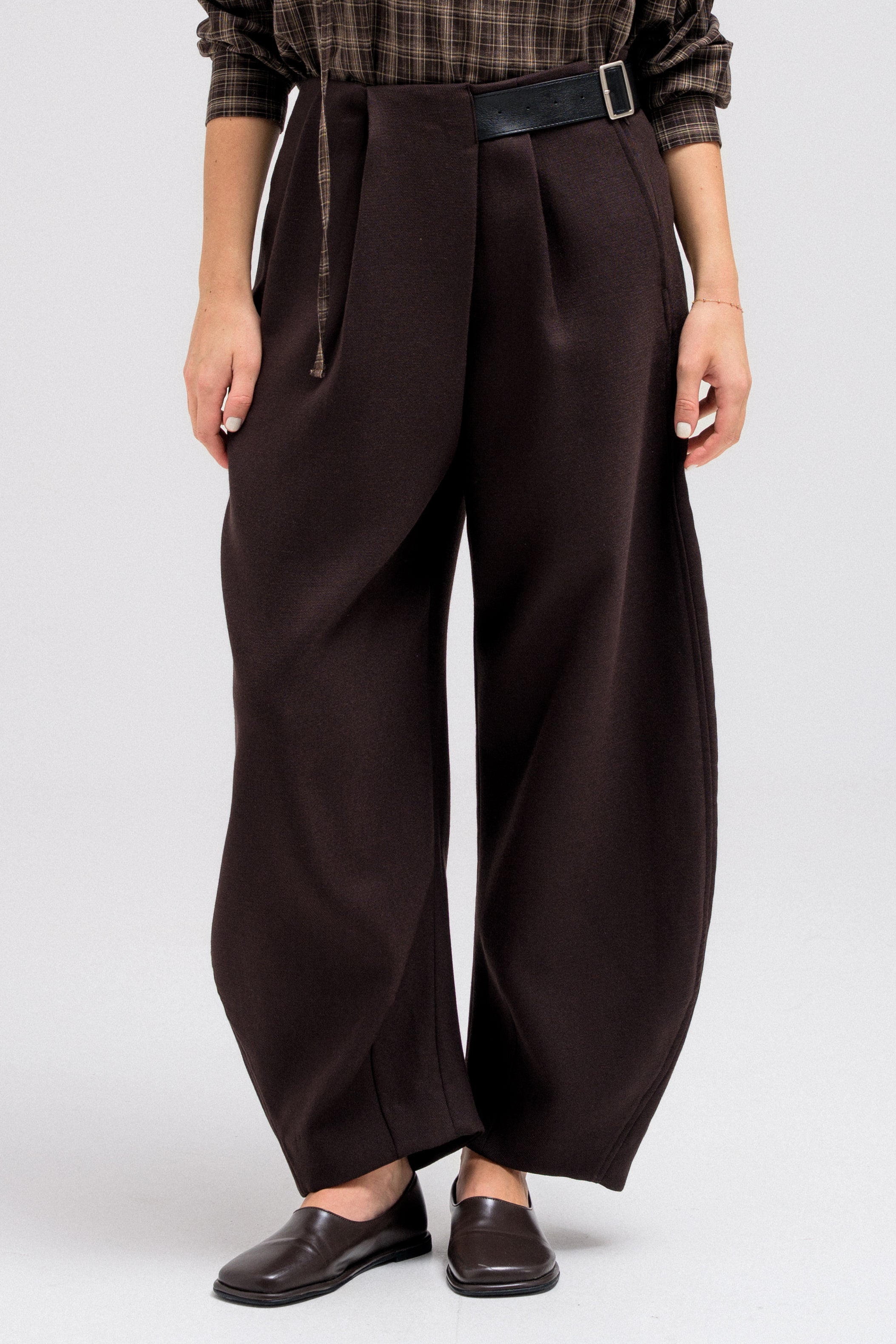 BELTED TROUSER