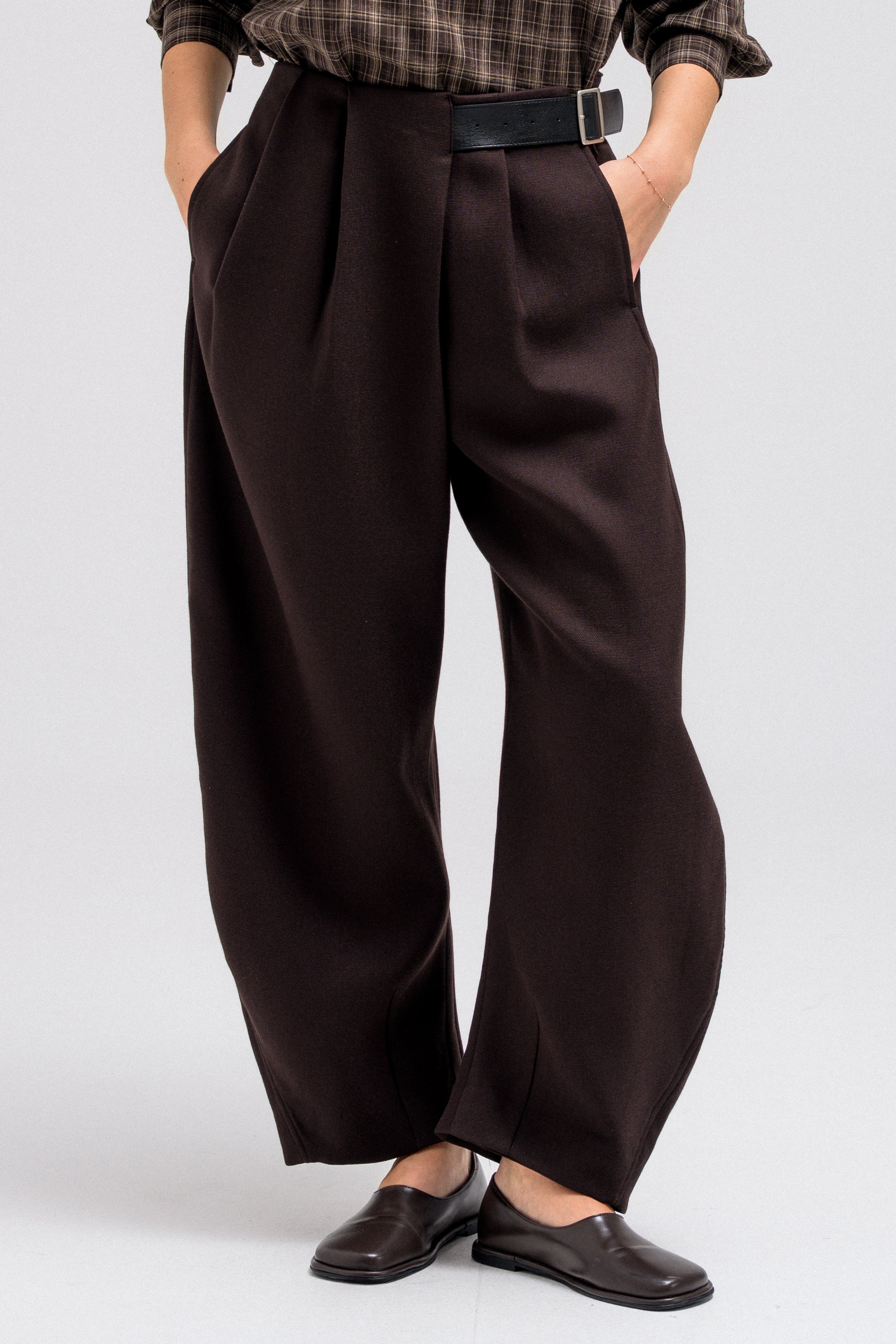 BELTED TROUSER