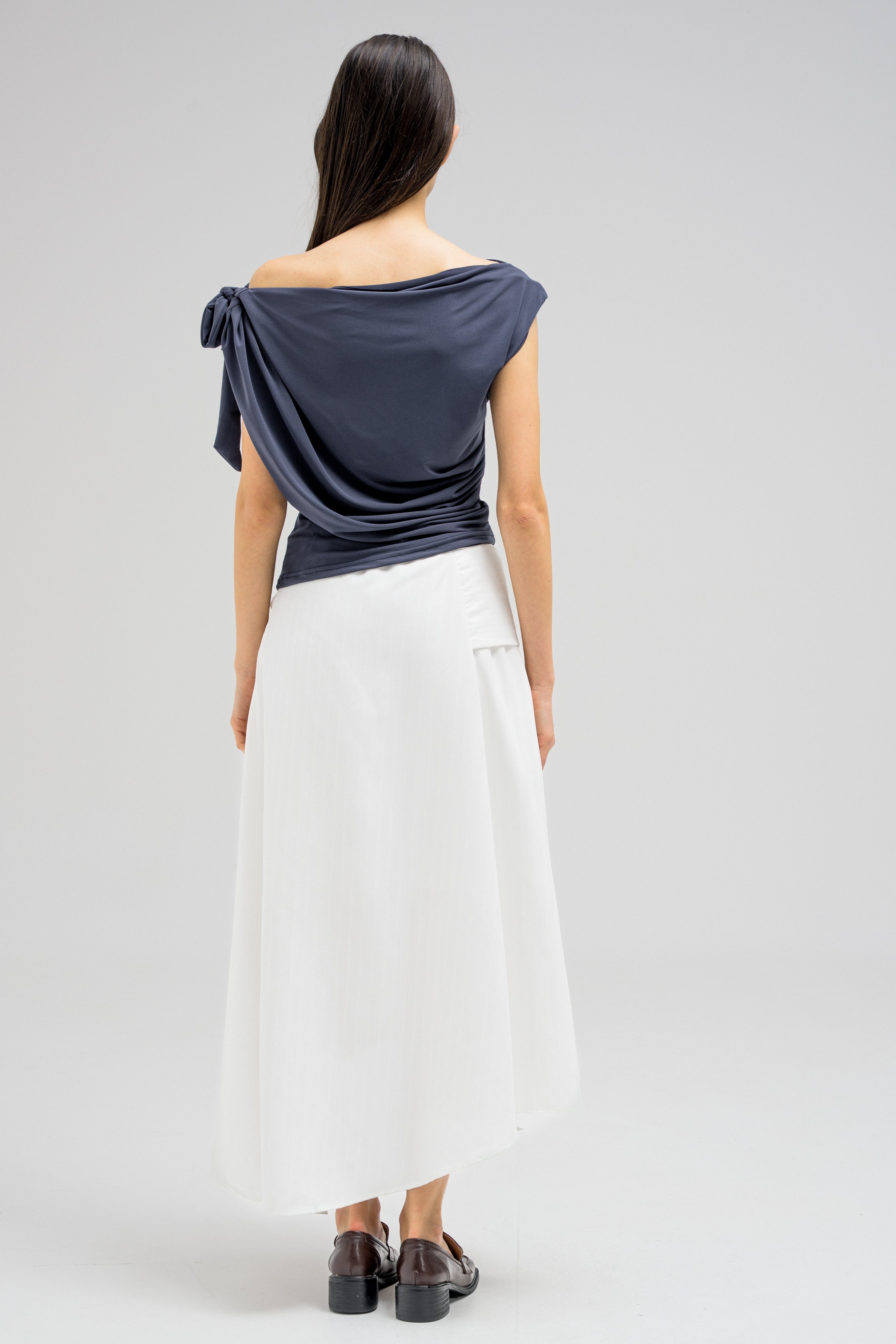 KNOT DRAPE TOP