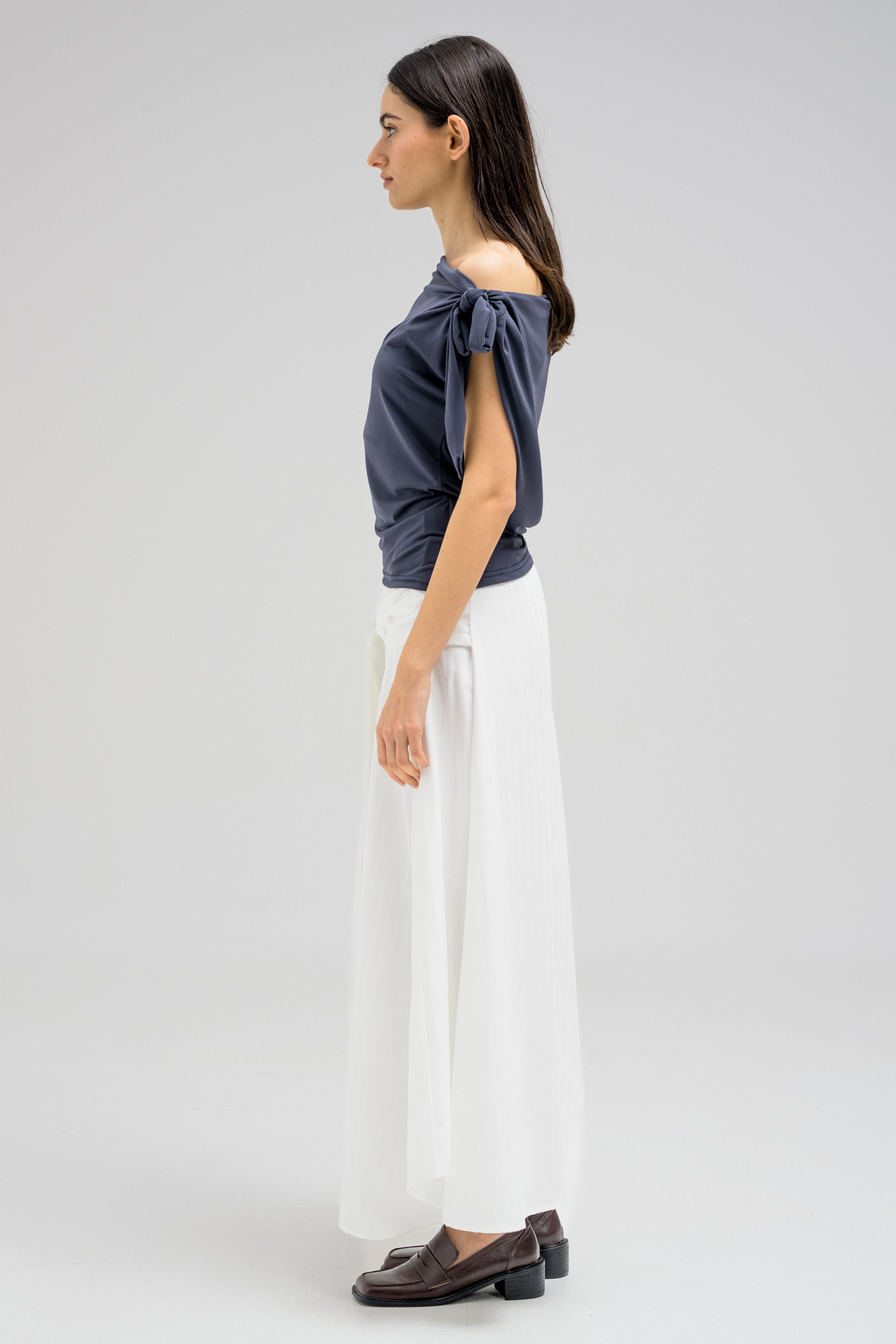 KNOT DRAPE TOP
